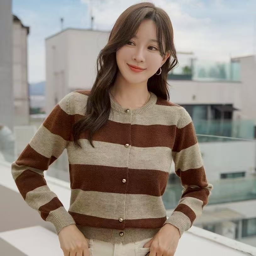 684 氣質寬版條紋圓領針織開衫