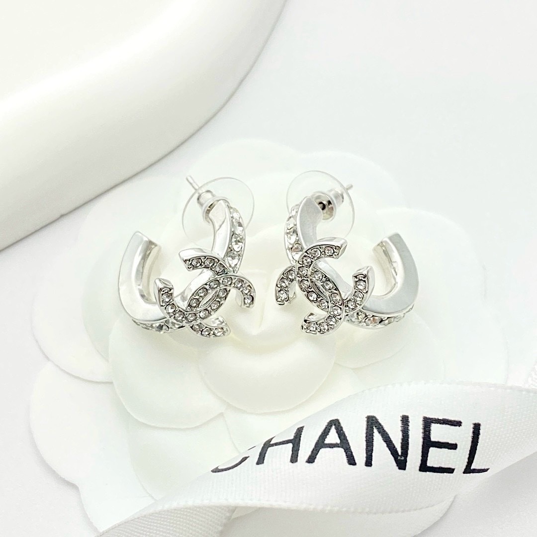 18k”25香奶奶白金夢幻滿鑽雙c高奢定製小耳圈