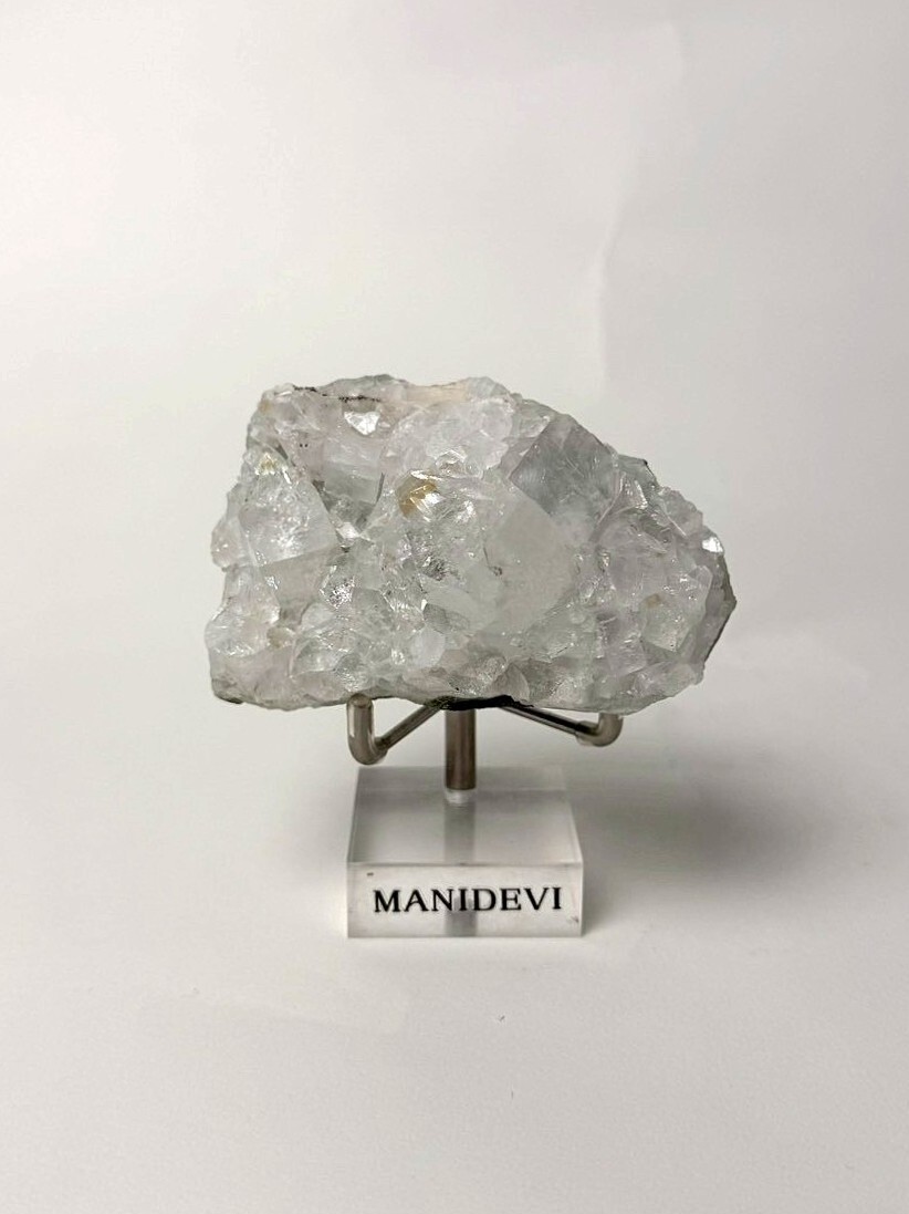 魚眼礦 Apophyllite