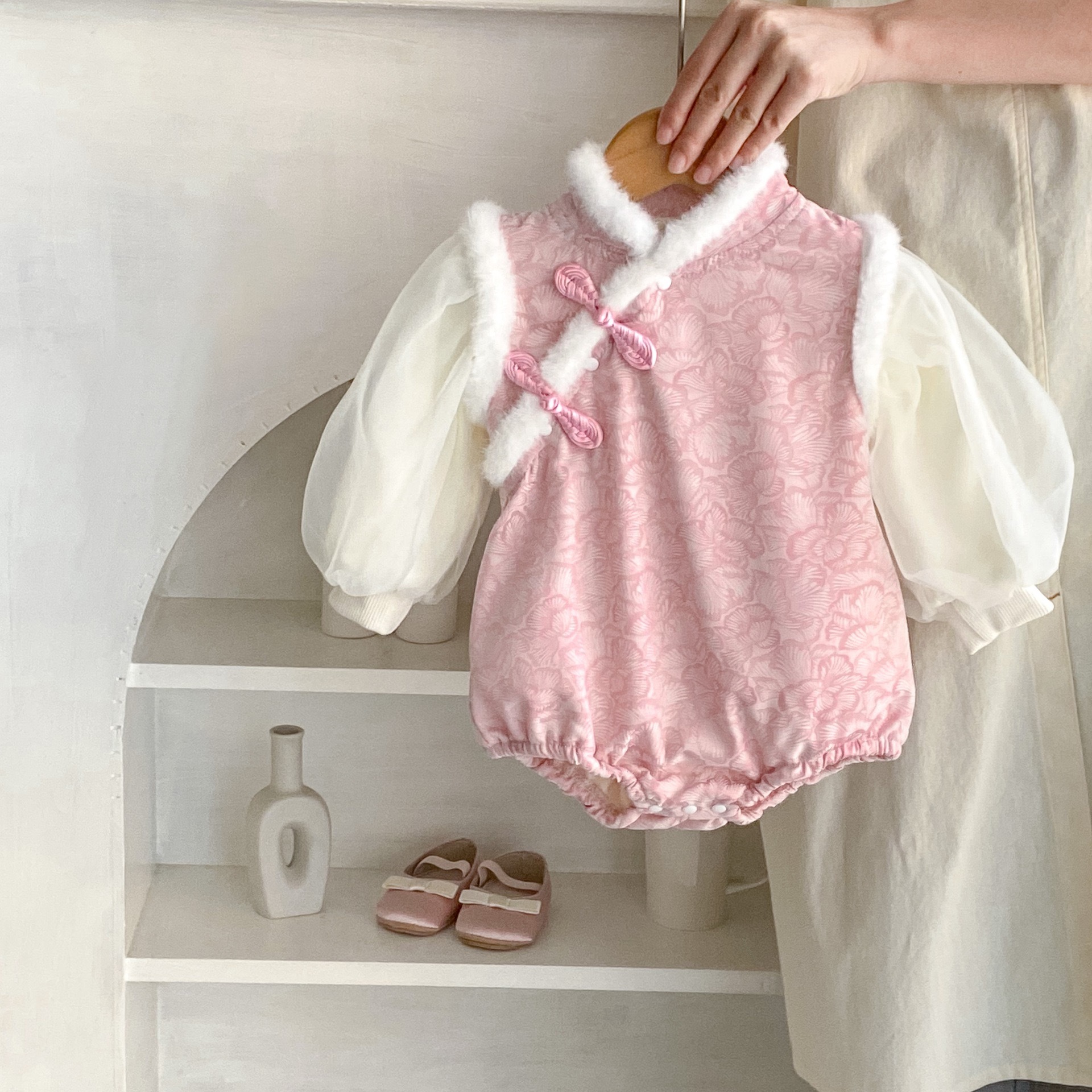 [陸製]過年服｜蓬蓬袖蕾絲包屁衣