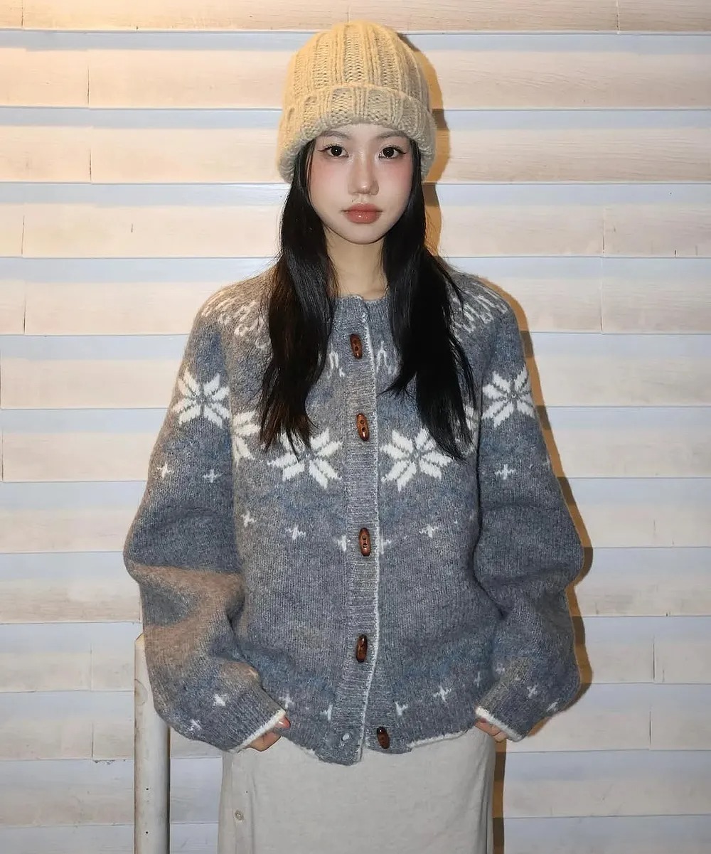 General Idea Layered V-neck Knitwear Pullover