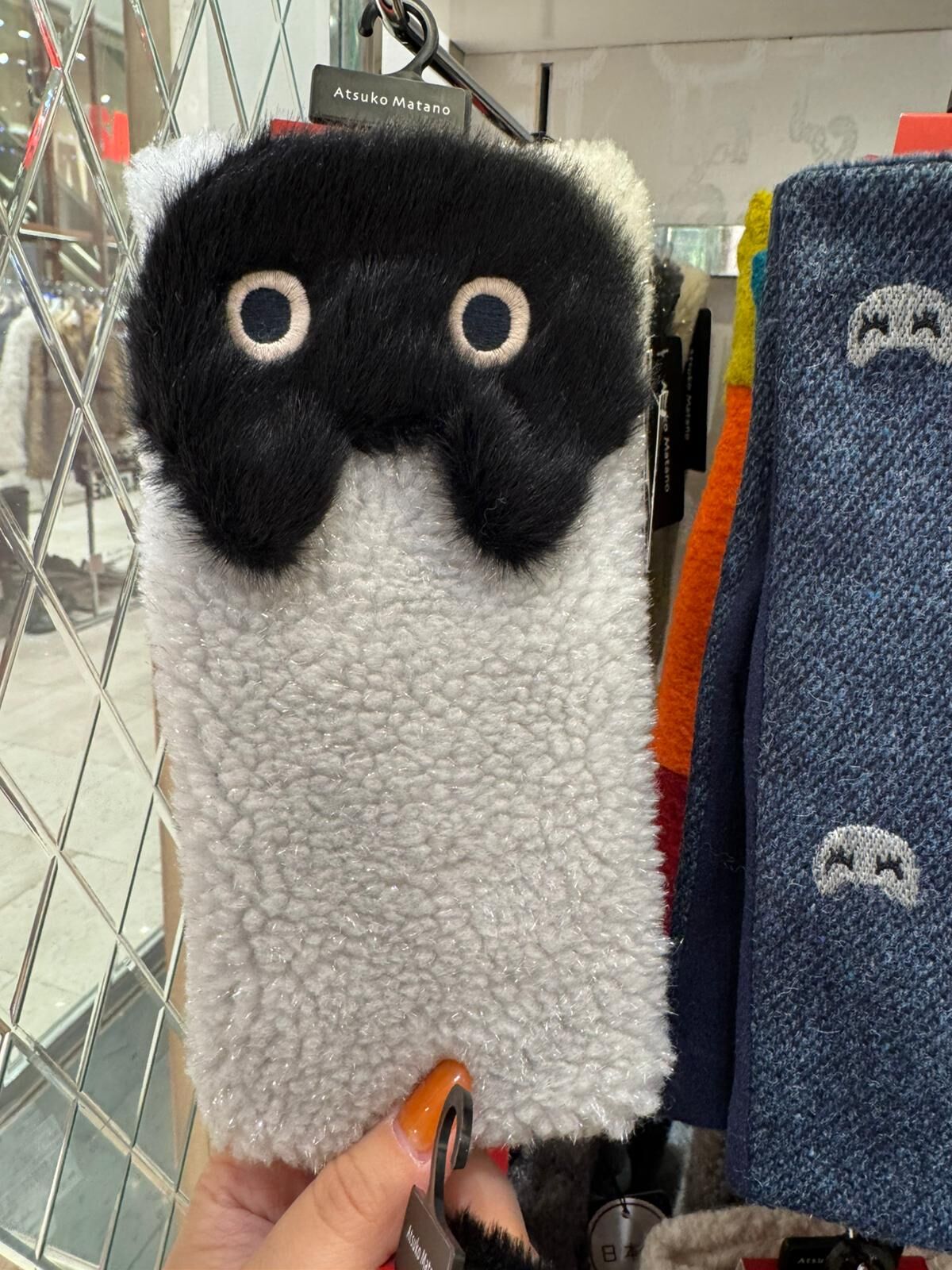 260108 Atsuko matano 貓貓帶閃閃手套