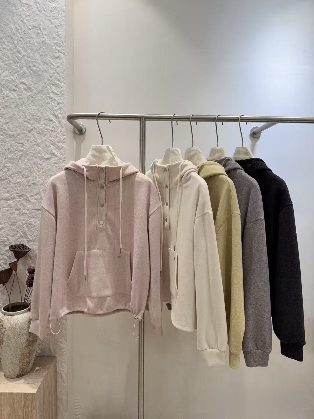 612 大口袋連帽上衣