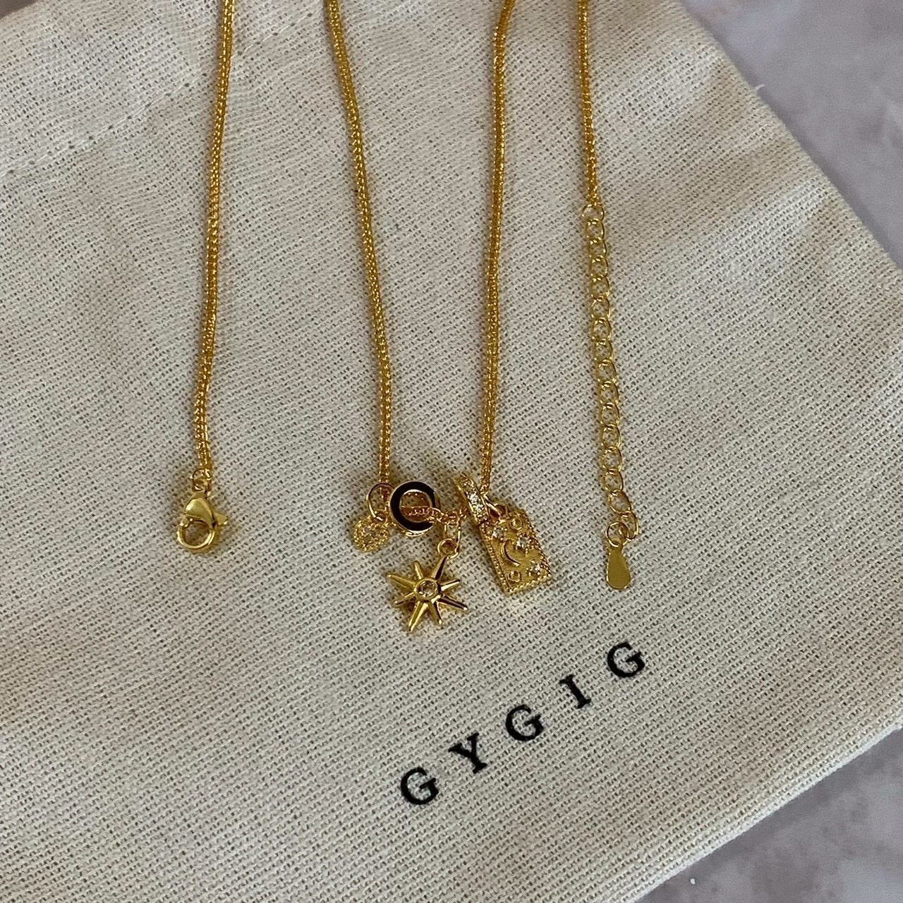 Gy”Artistic八芒星月鑽牌多環小墜’鎖骨鍊