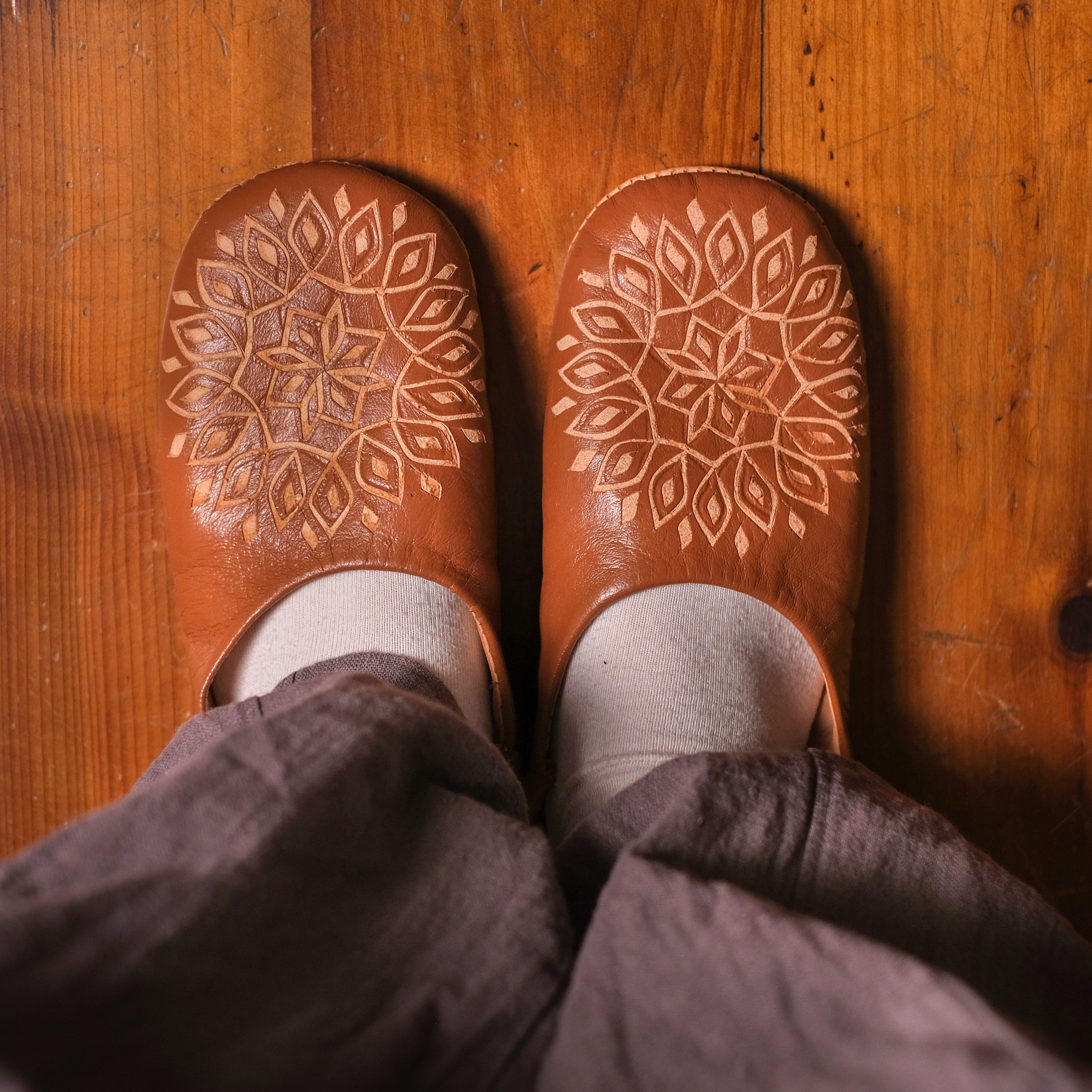 柏柏手工鞋 ｜刻紋淺棕 - 圓｜摩洛哥