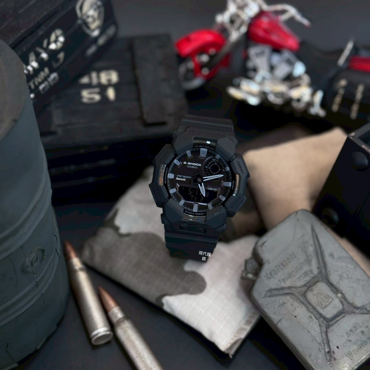 【G-SHCOK】太陽能 智慧藍芽 計步功能 雙顯錶 男錶 GA-B010-1A1 49.3mm 現代鐘錶