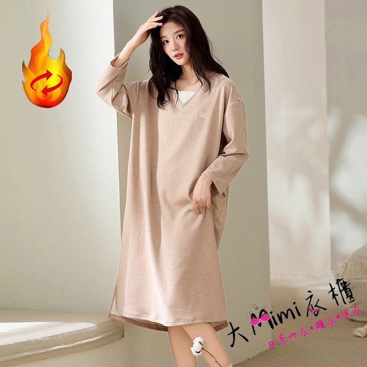 素面德絨居家睡裙