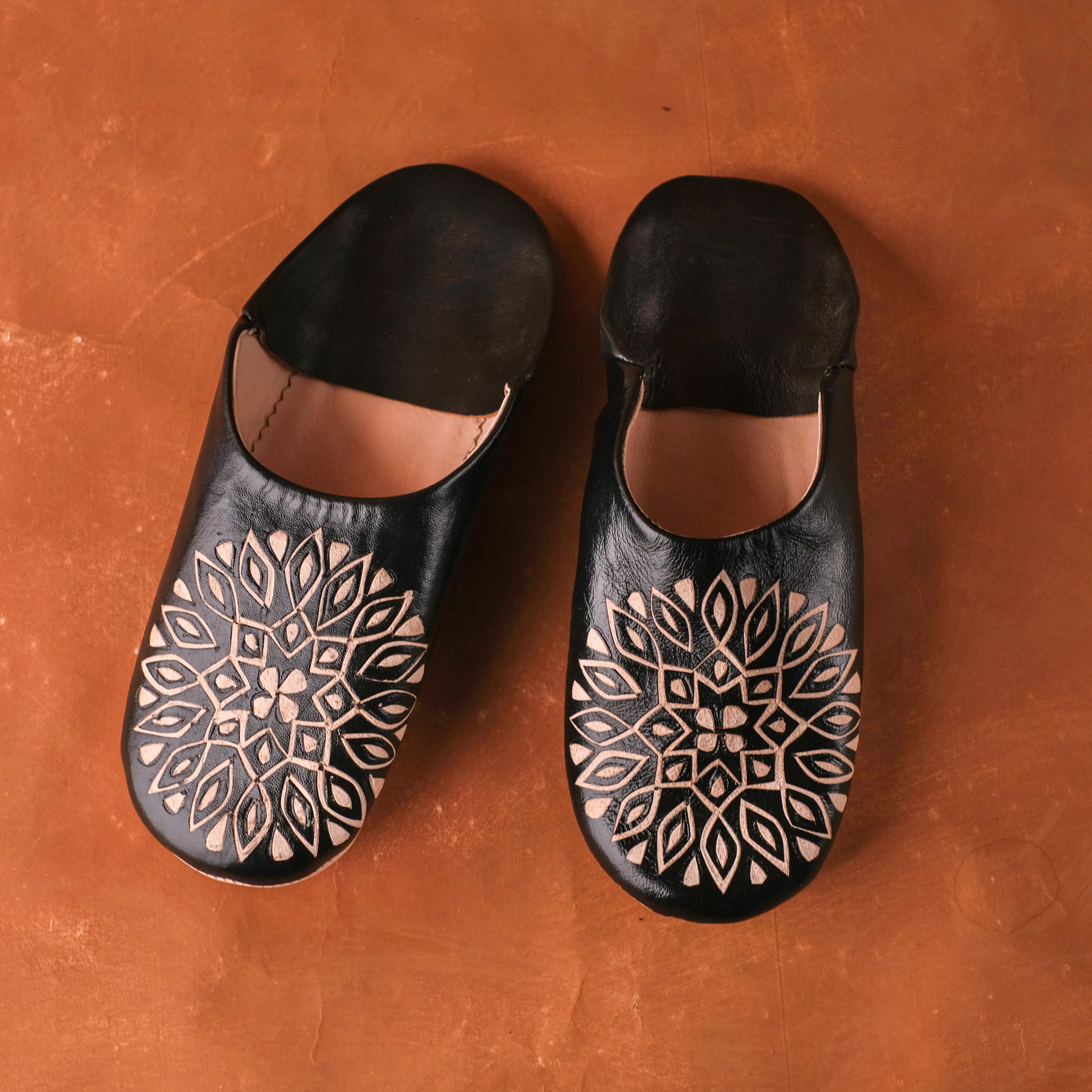 柏柏手工鞋 ｜刻紋黑 - 圓｜摩洛哥