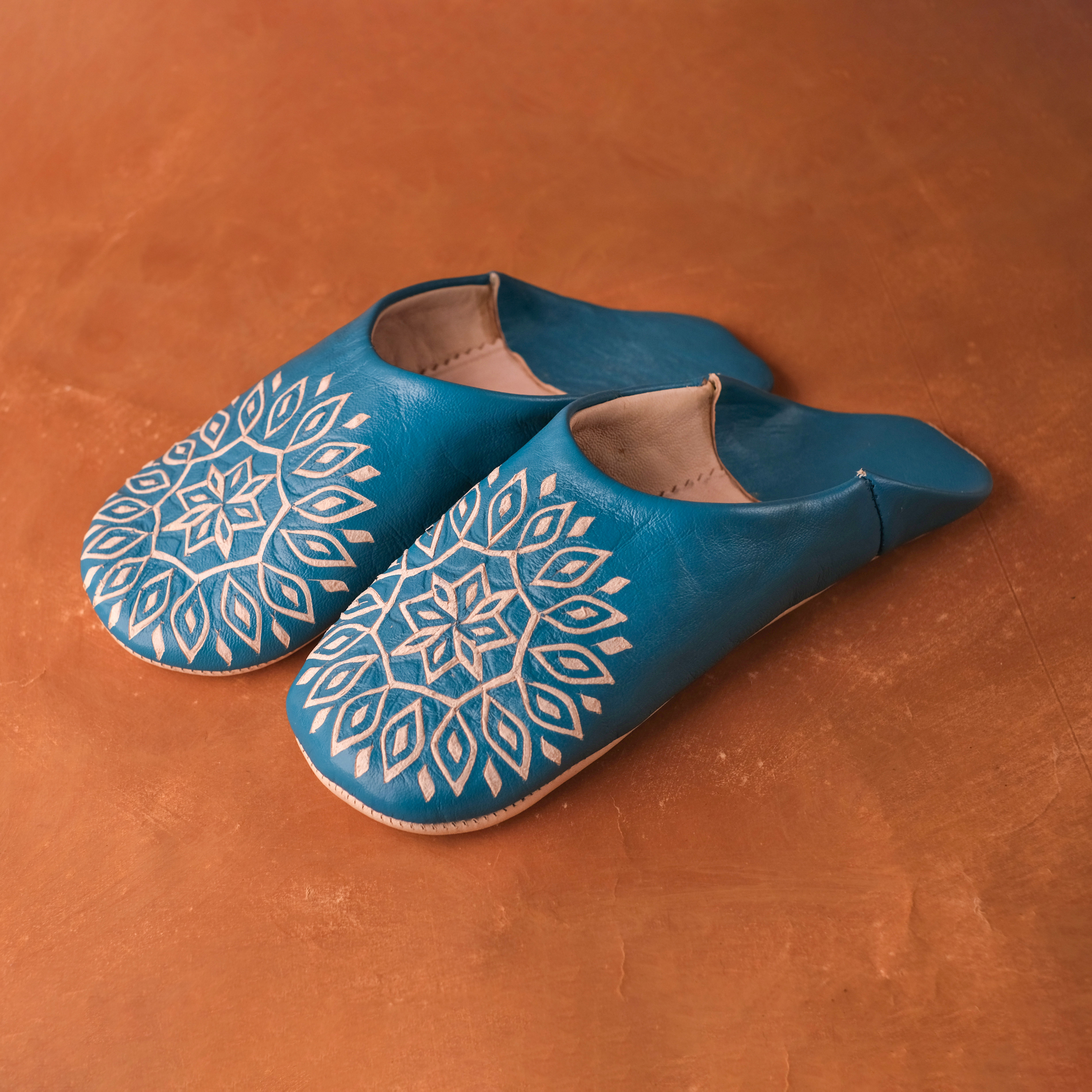 柏柏手工鞋 ｜刻紋土耳其藍 - 圓｜摩洛哥