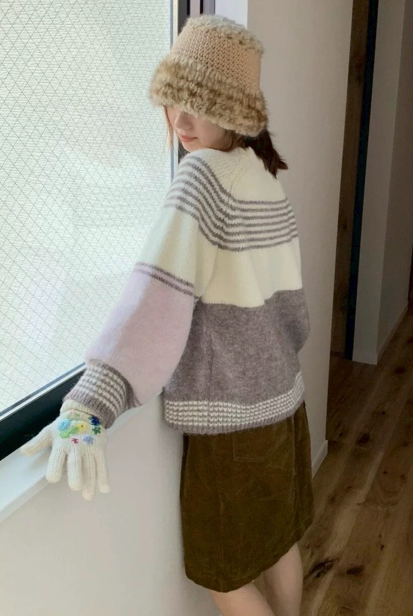 袖拼色細條針織毛衣