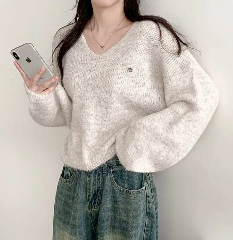 鐵牌V領羊絨針織上衣