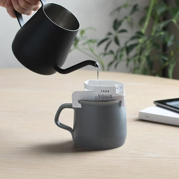 KINTO-FOG 陶瓷馬克杯，啞光色釉料彷彿晨霧迷濛