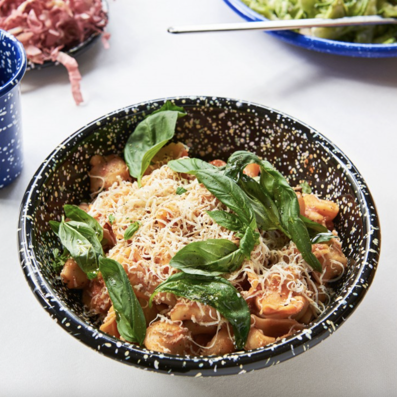 Enamel Serving Bowl / 餐碗