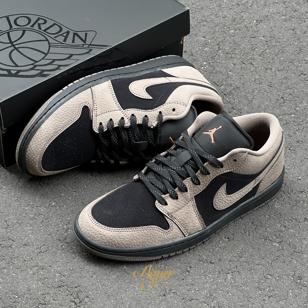 Jordan 1 Low SE "Olive Grey" 摩卡 小倒鉤 男鞋 IB7109-005 大童鞋 IB7111-005