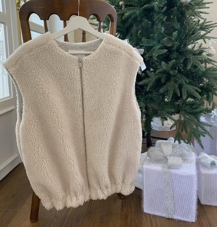 T10 胸42 長25.5 $799(一口價)