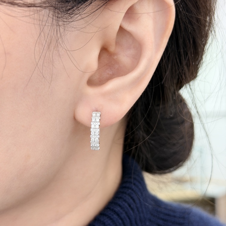 18K白金鑽石圈形耳環