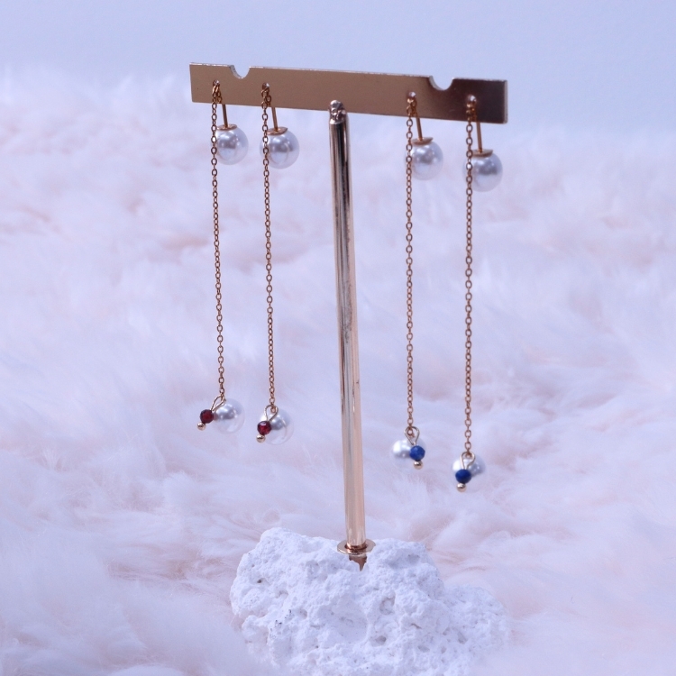 紅燦星辰 Ruby Glow / 靛夜微光 Lapis Gleam 石榴石 青金石 珍珠鈦鋼耳線