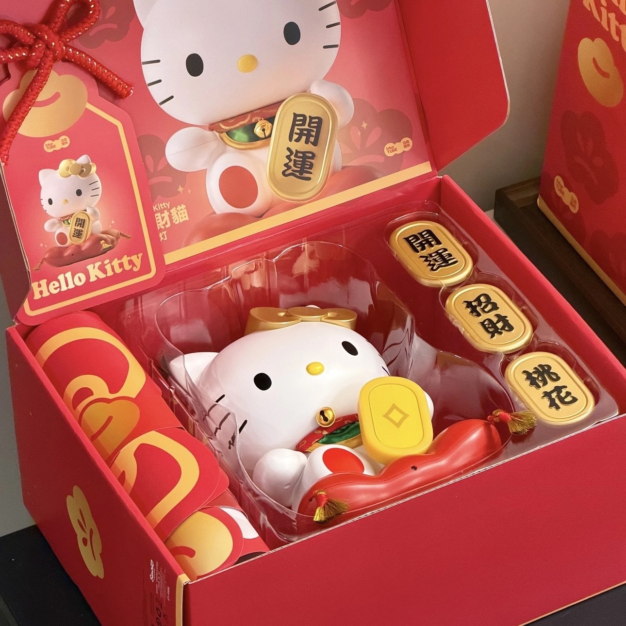 SANRIO HELLO KITTY 招財貓禮盒版 凱蒂貓 擺件燈 金幣音效 新年禮物 喬遷禮