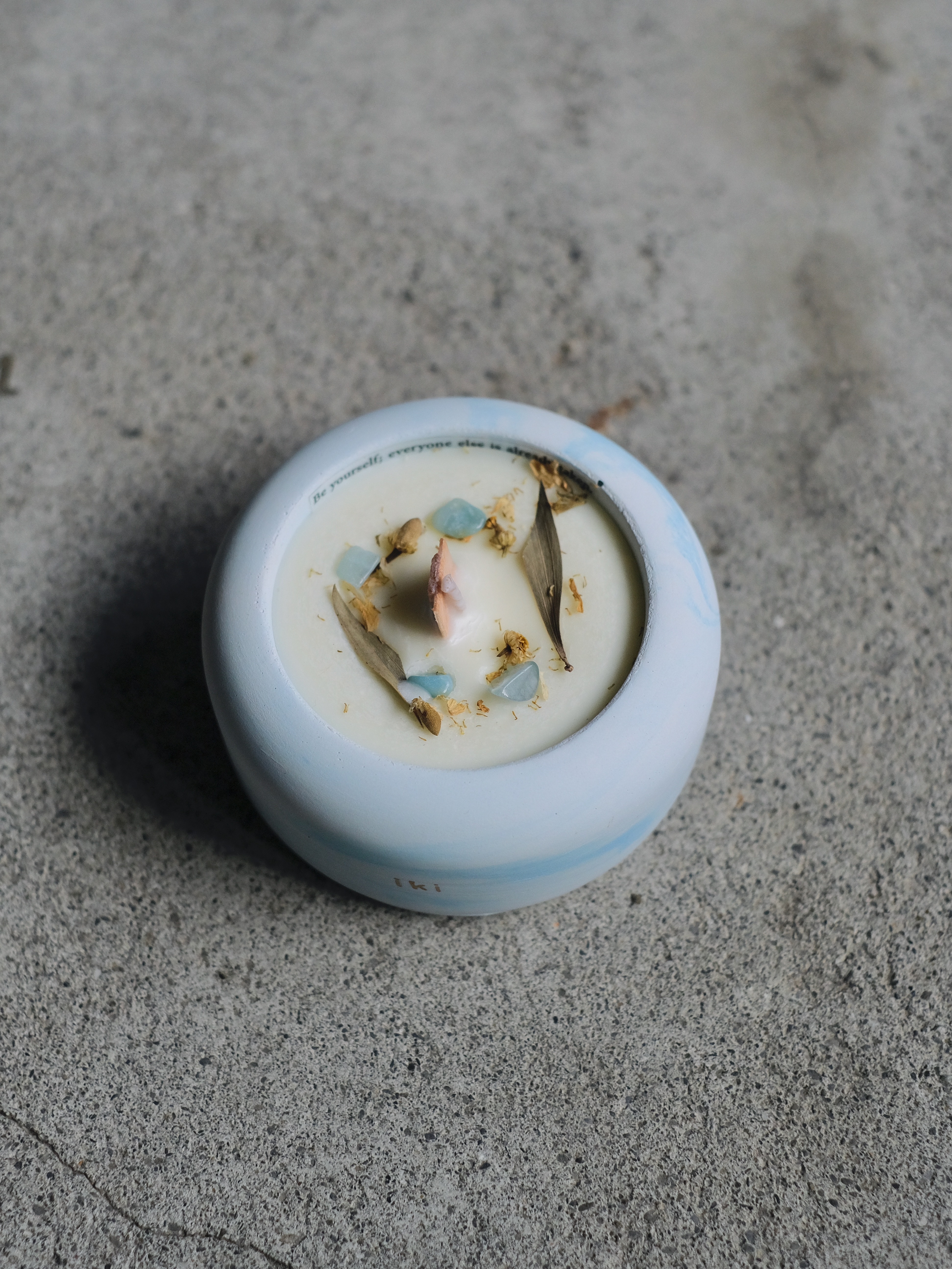 iki scent 能量蠟燭 喉輪