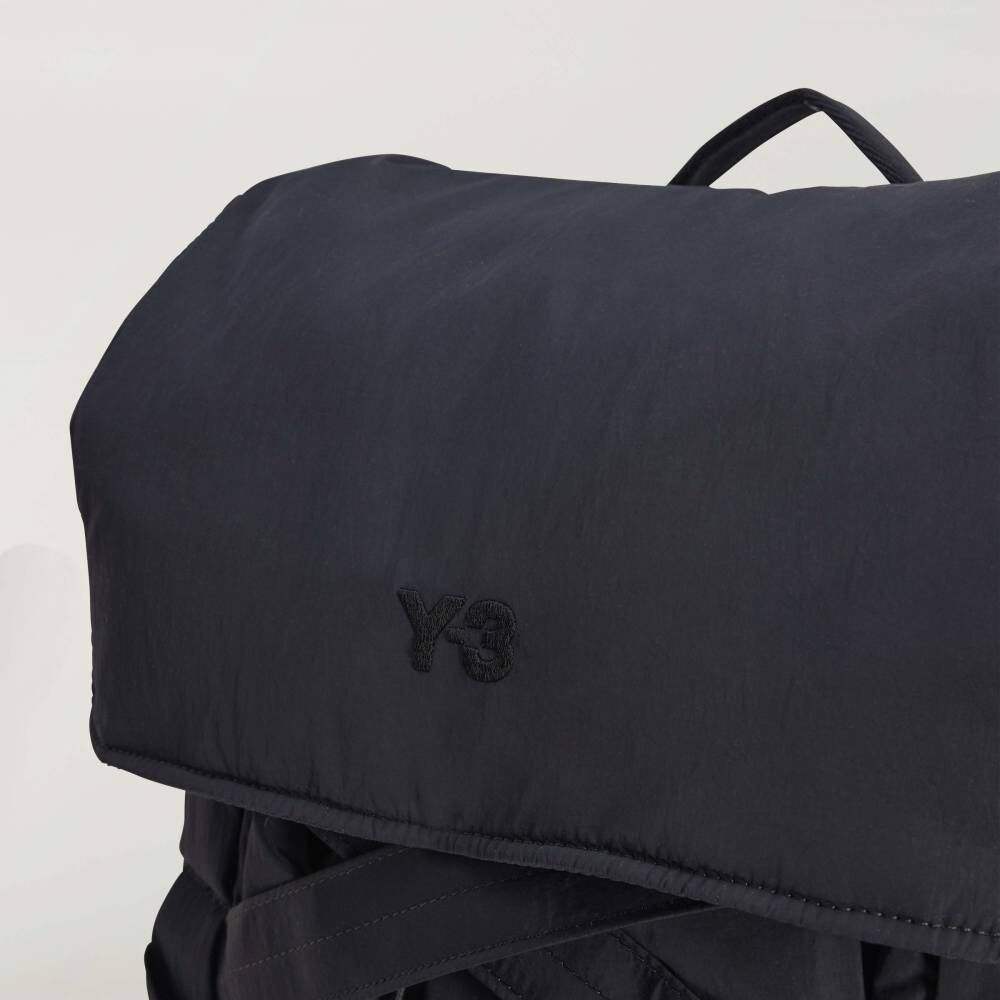 【 Y-3 CINCH BACKPACK 輕量尼龍後背包 - 黑 】