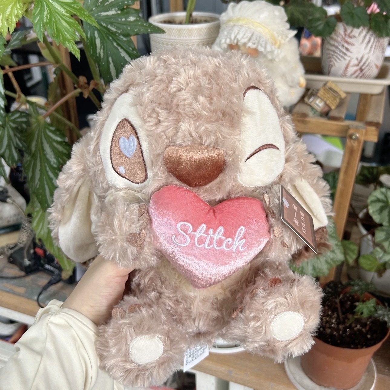 DISNEY 迪士尼 史迪奇 巧克力香味 變裝 抱愛心 玩偶 毛絨