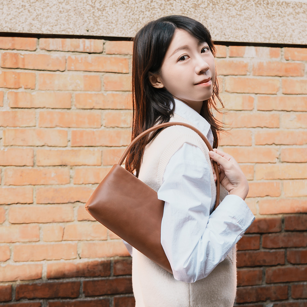 CITY軟立方真皮肩背包-234088ht