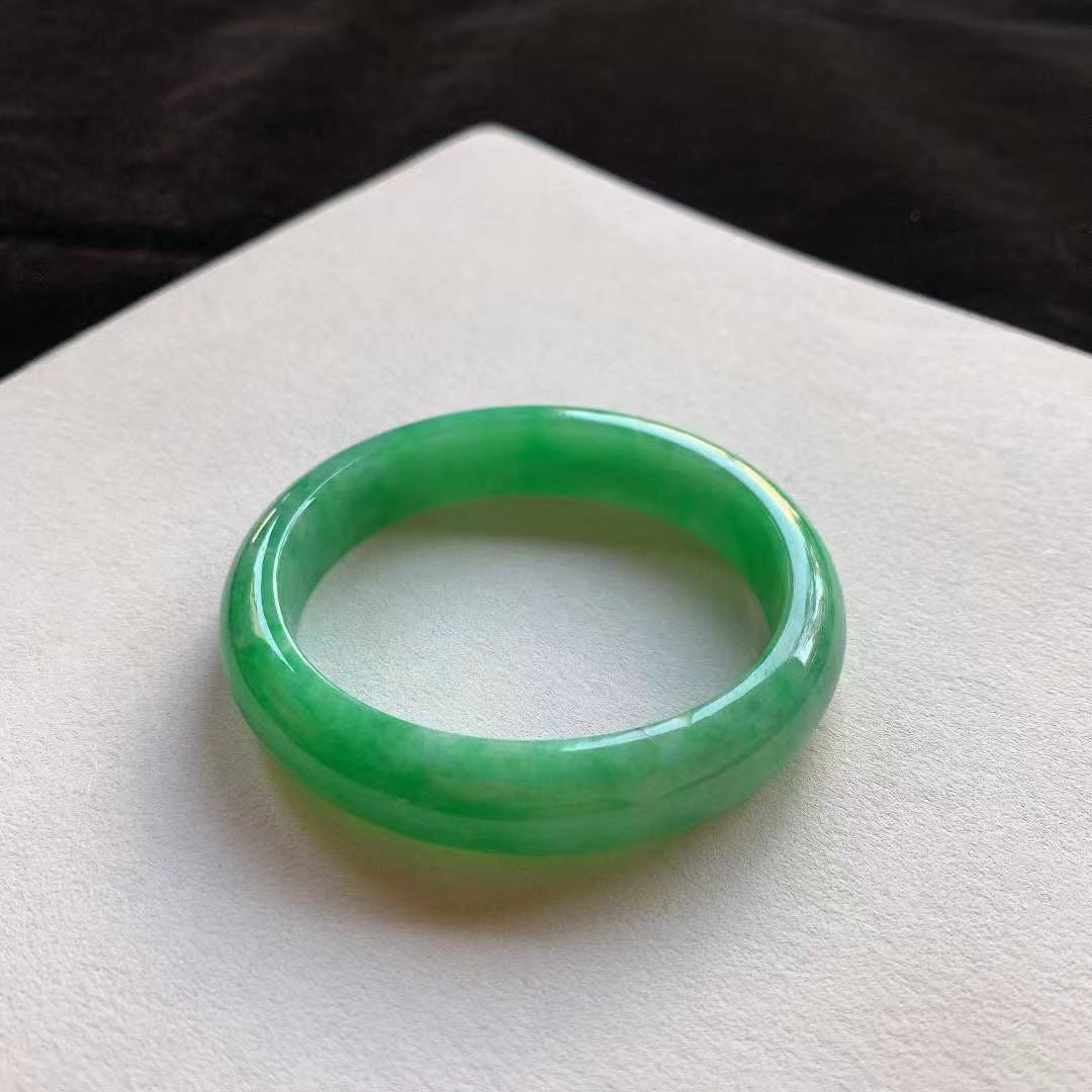 翡翠陽綠貴妃手鐲,天然翡翠A玉, 緬甸玉, Jade, Jadeite