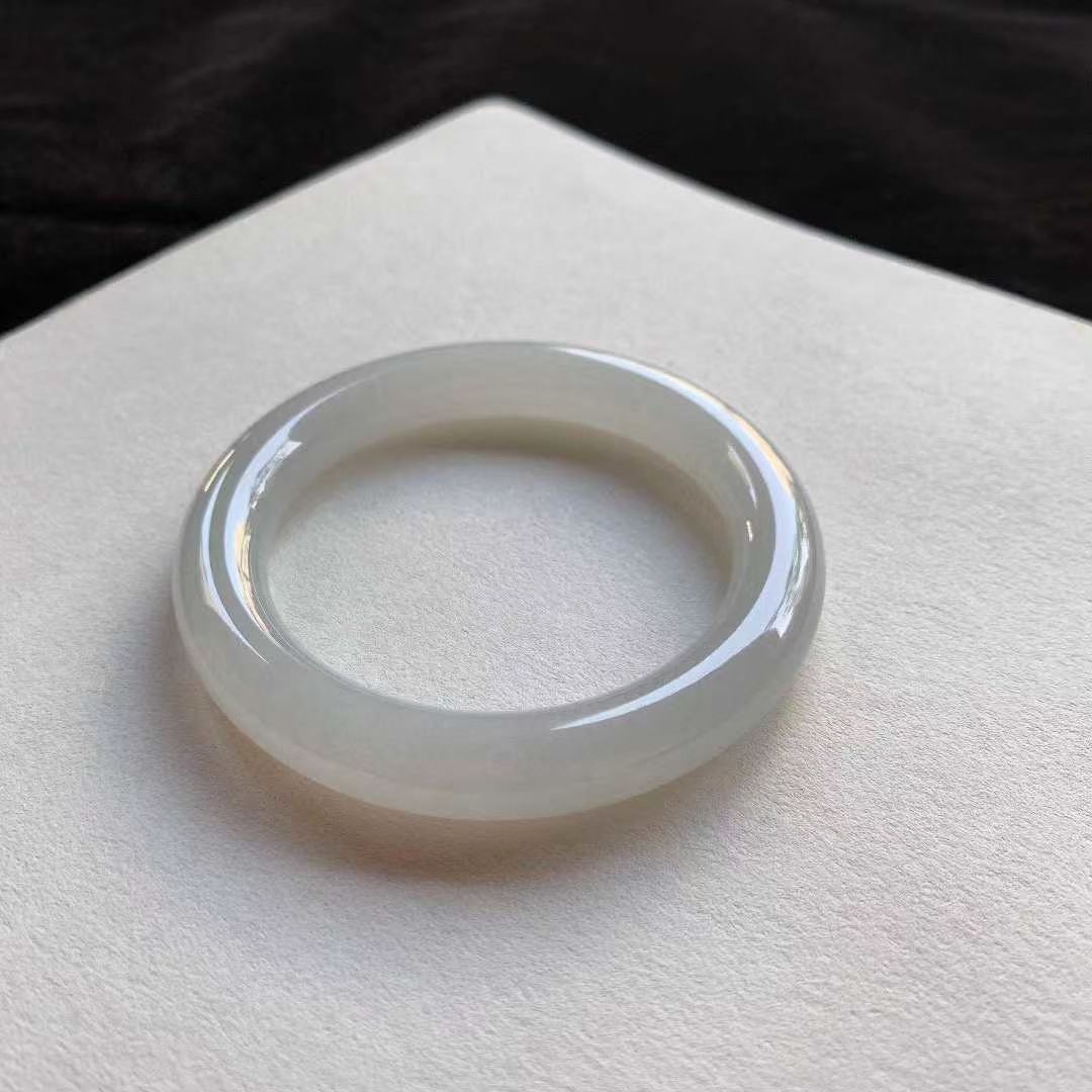 12292341 54.8mm翡翠冰種白圓條手鐲 (54-56)