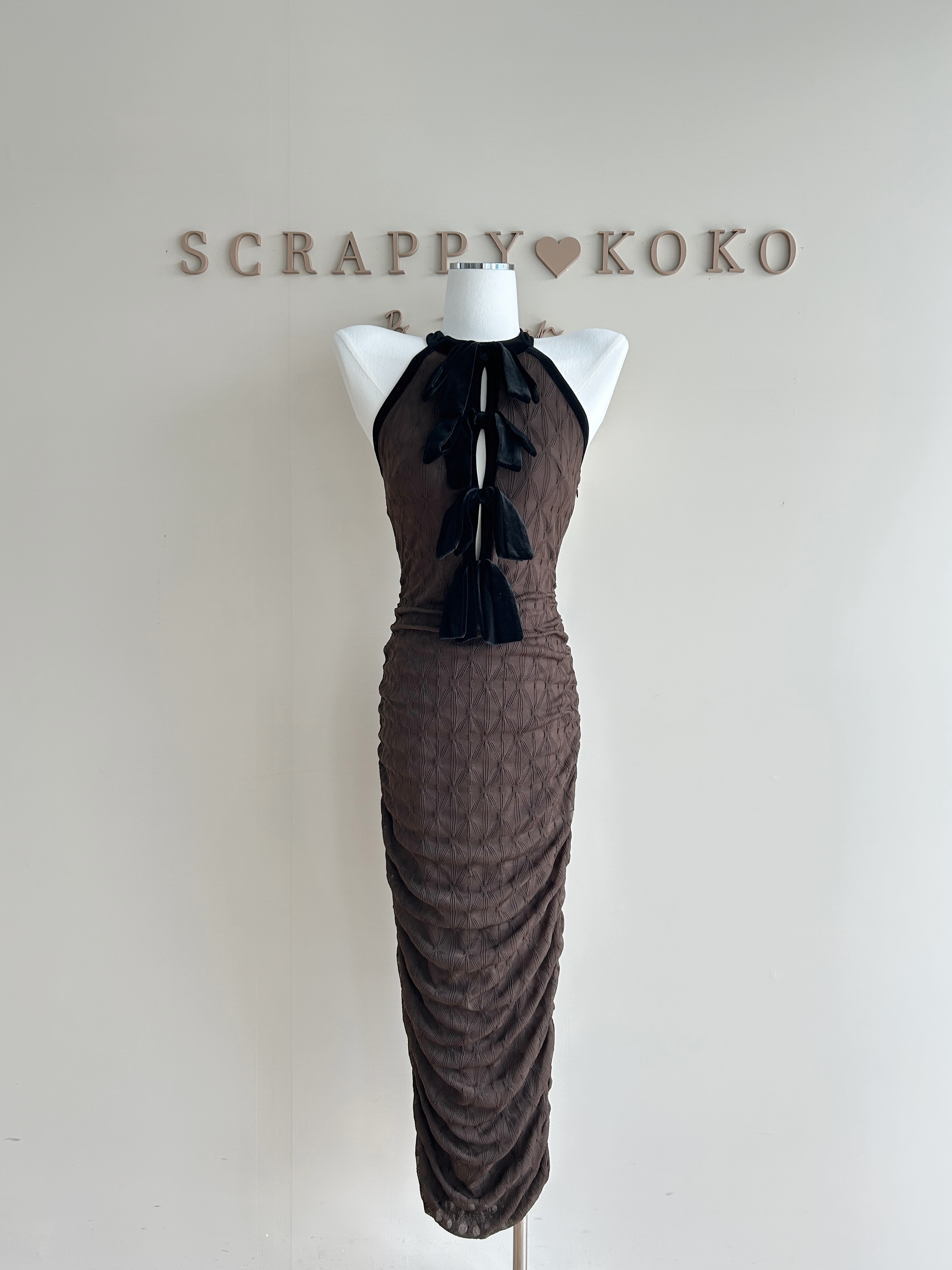 Fervor 輕歌曼舞 削肩抓皺顯瘦洋裝