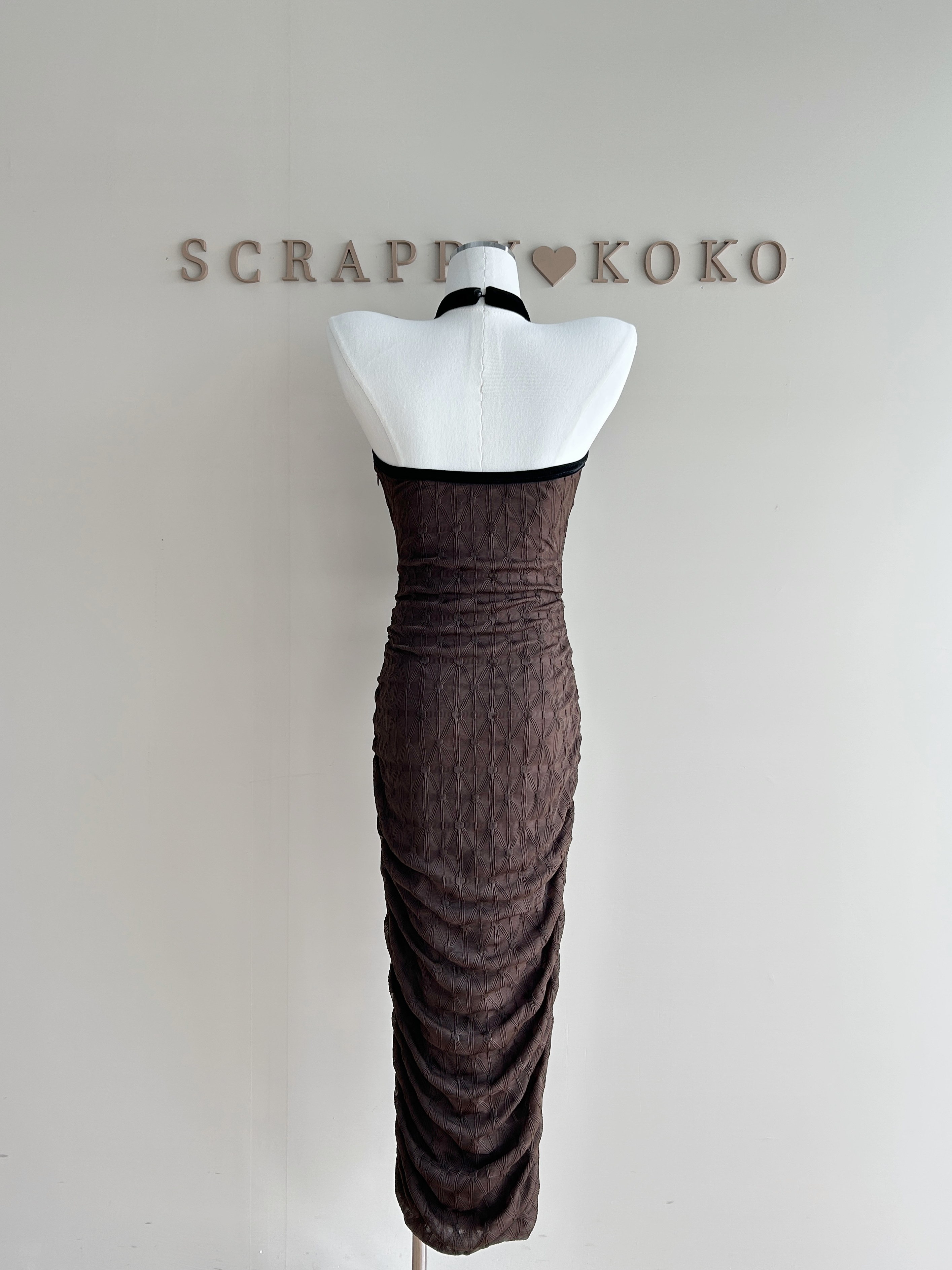 Fervor 輕歌曼舞 削肩抓皺顯瘦洋裝