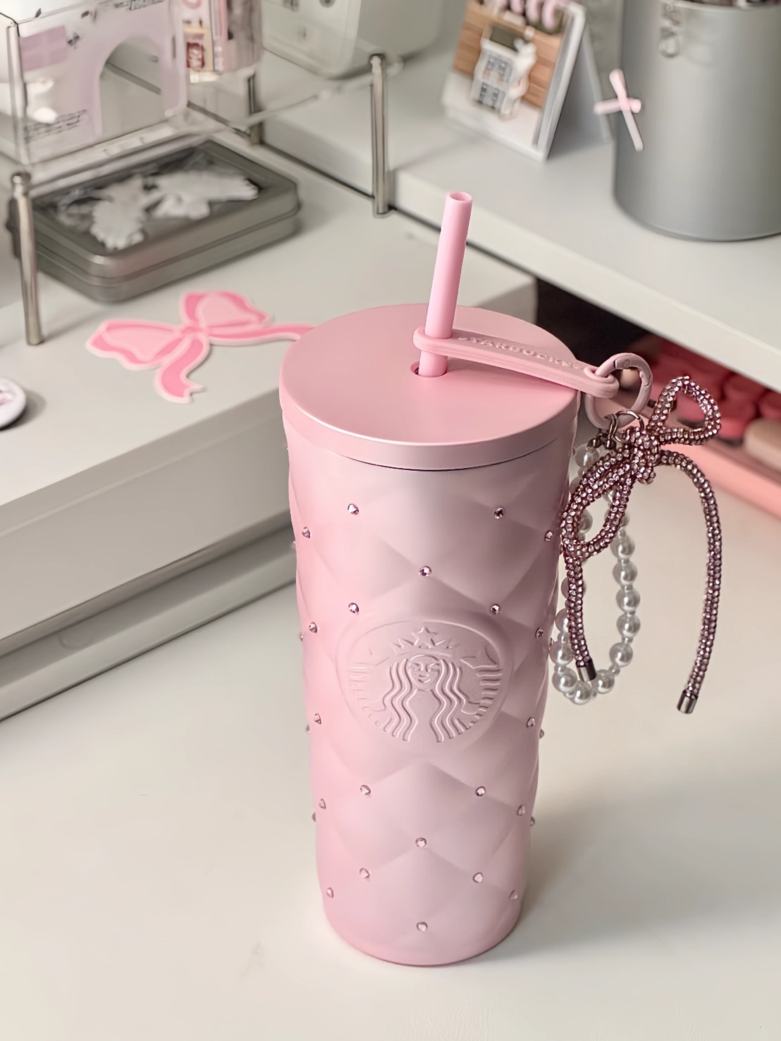 國外限定發售 2026 星巴克 情人節限定 粉鑽蝴蝶結 菱格紋禮盒 591ML