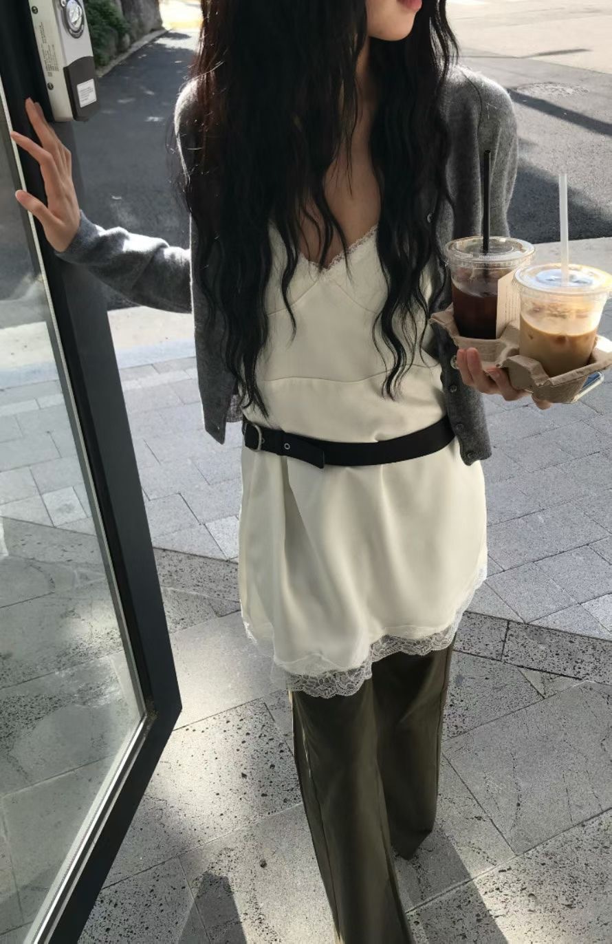 A08-蕾絲緞面背心