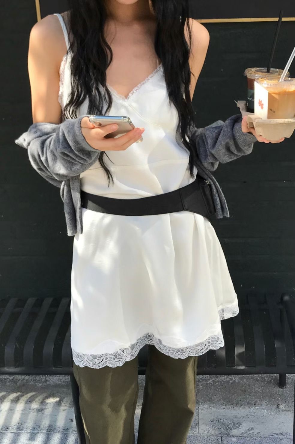 A08-蕾絲緞面背心