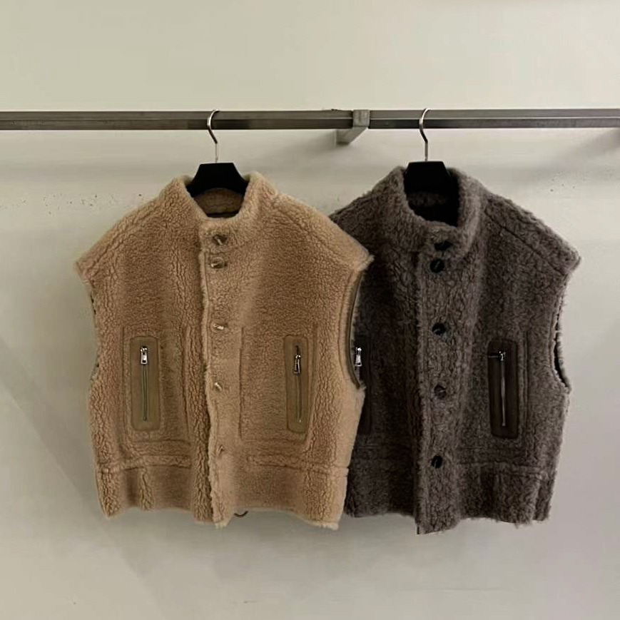100%羊毛雙面穿QQ毛麂皮背心外套-F / 2色