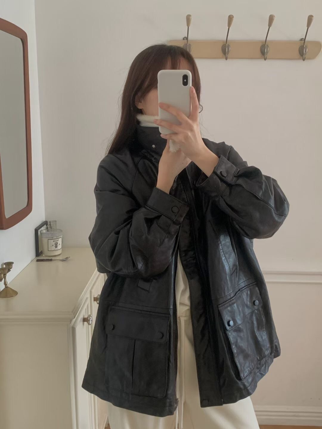 羊皮經典黑拼接貂毛領片造型皮衣外套-F