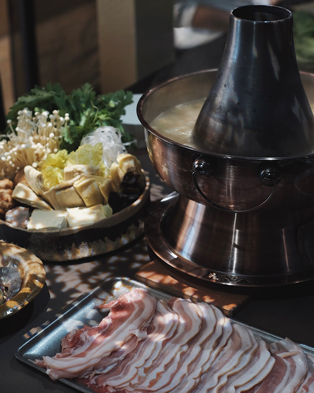 時間x時間 8人席：：胭脂冬日私房盛宴 · 老宅炭火酸菜白肉鍋：：