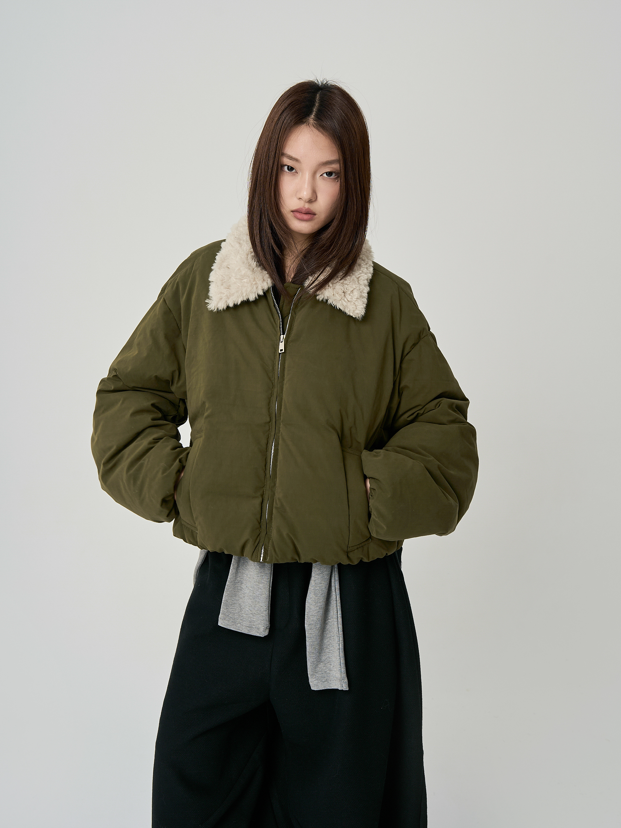 毛領羽絨外套-軍綠