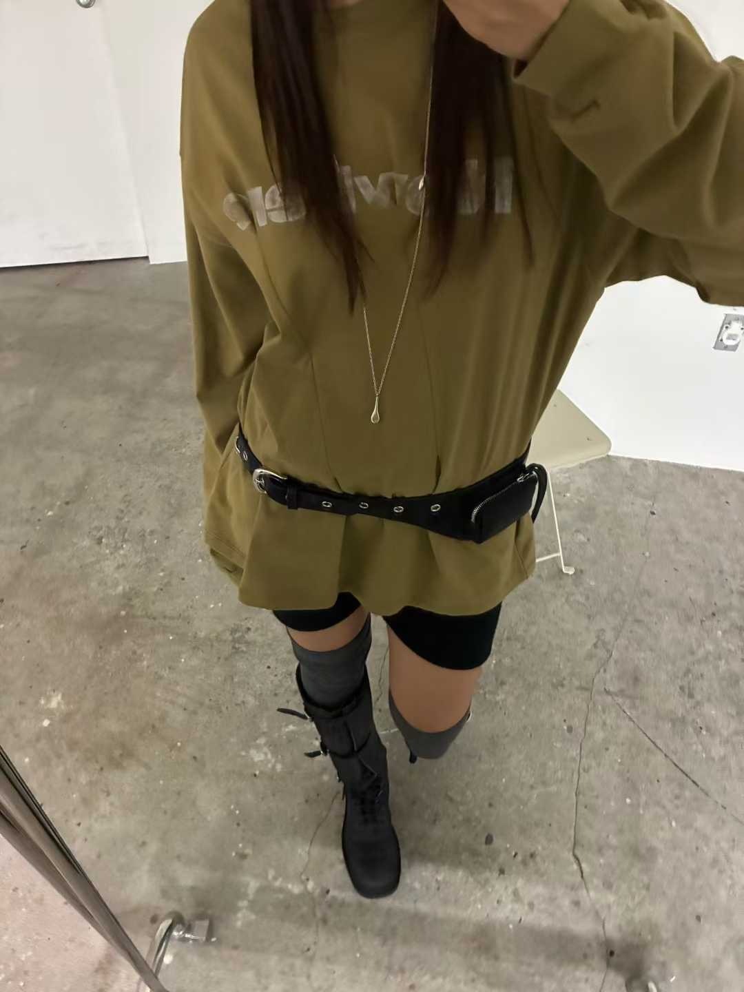 B06-抓皺字母長tee(白/芥末黃)