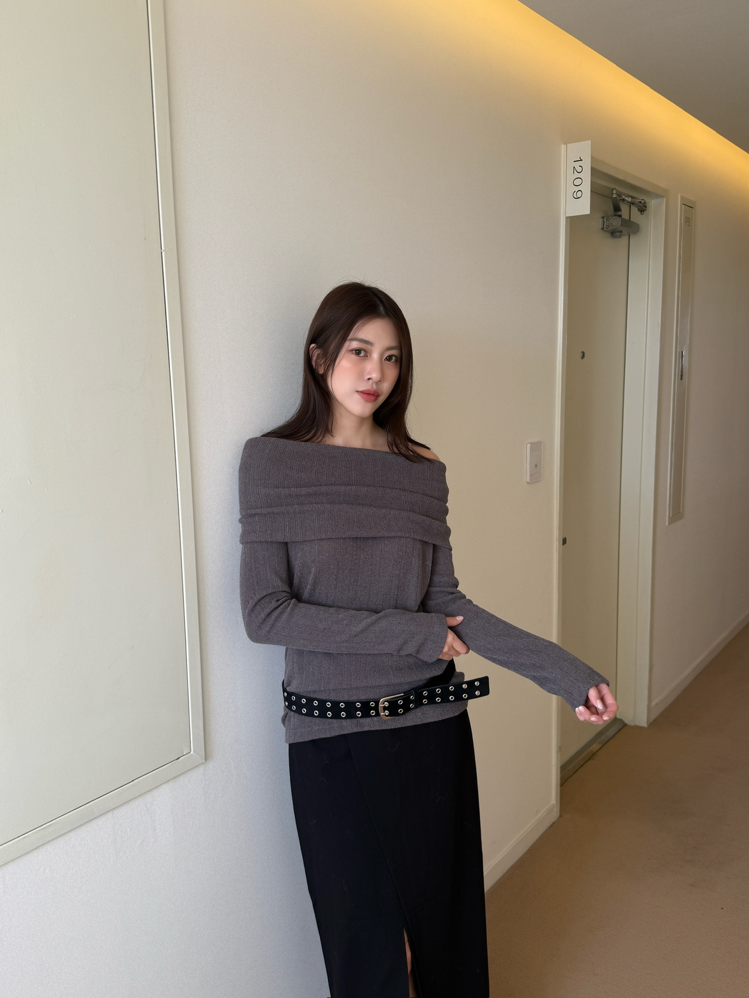 約會款螺紋一字領上衣(褐/黑)