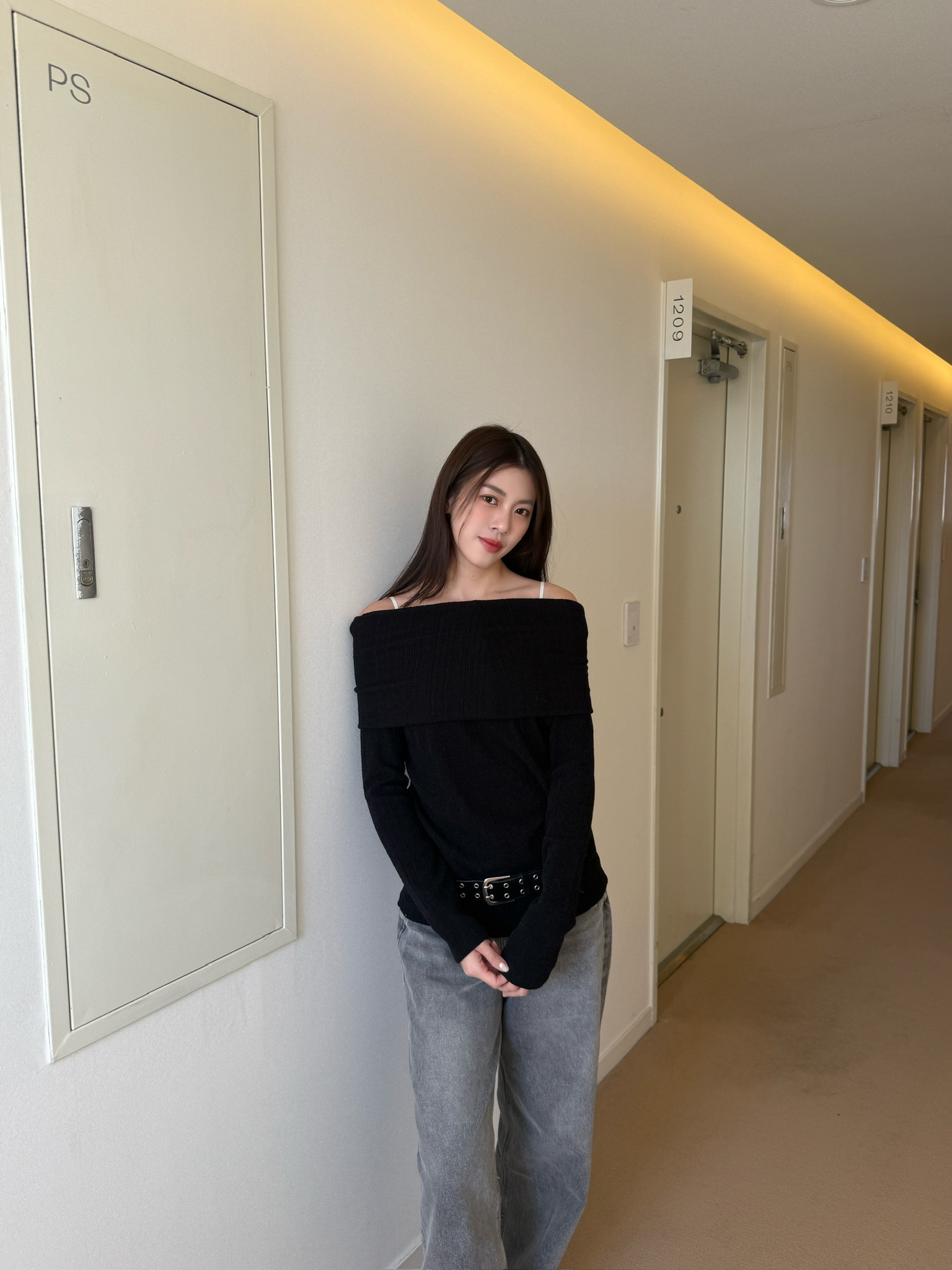 約會款螺紋一字領上衣(褐/黑)