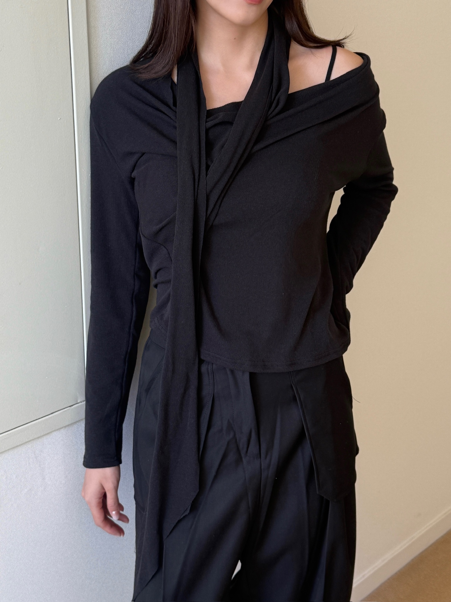 two ways 女人味上衣(灰/黑)