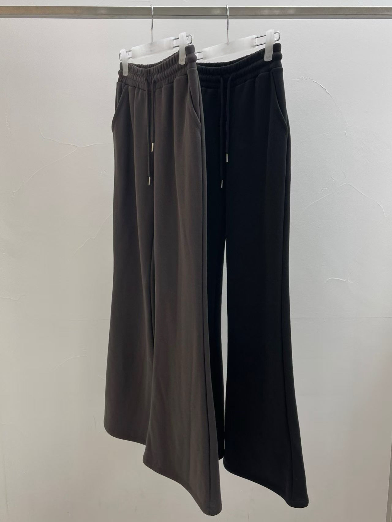 B08-喇叭磨毛休閒褲(灰/黑)