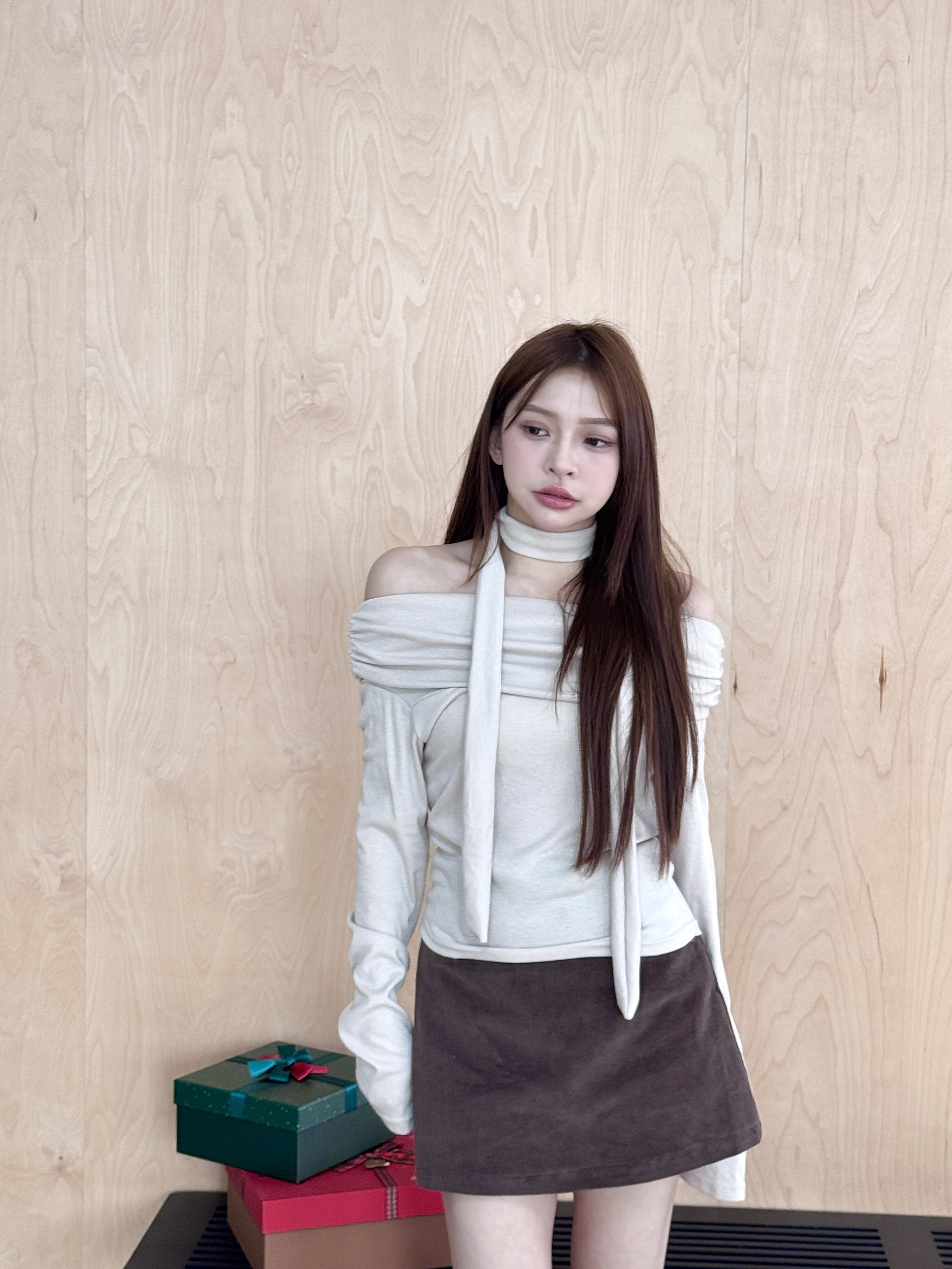 ᴋᴏʀᴇᴀ 現貨 繞脖一字領抓皺上衣