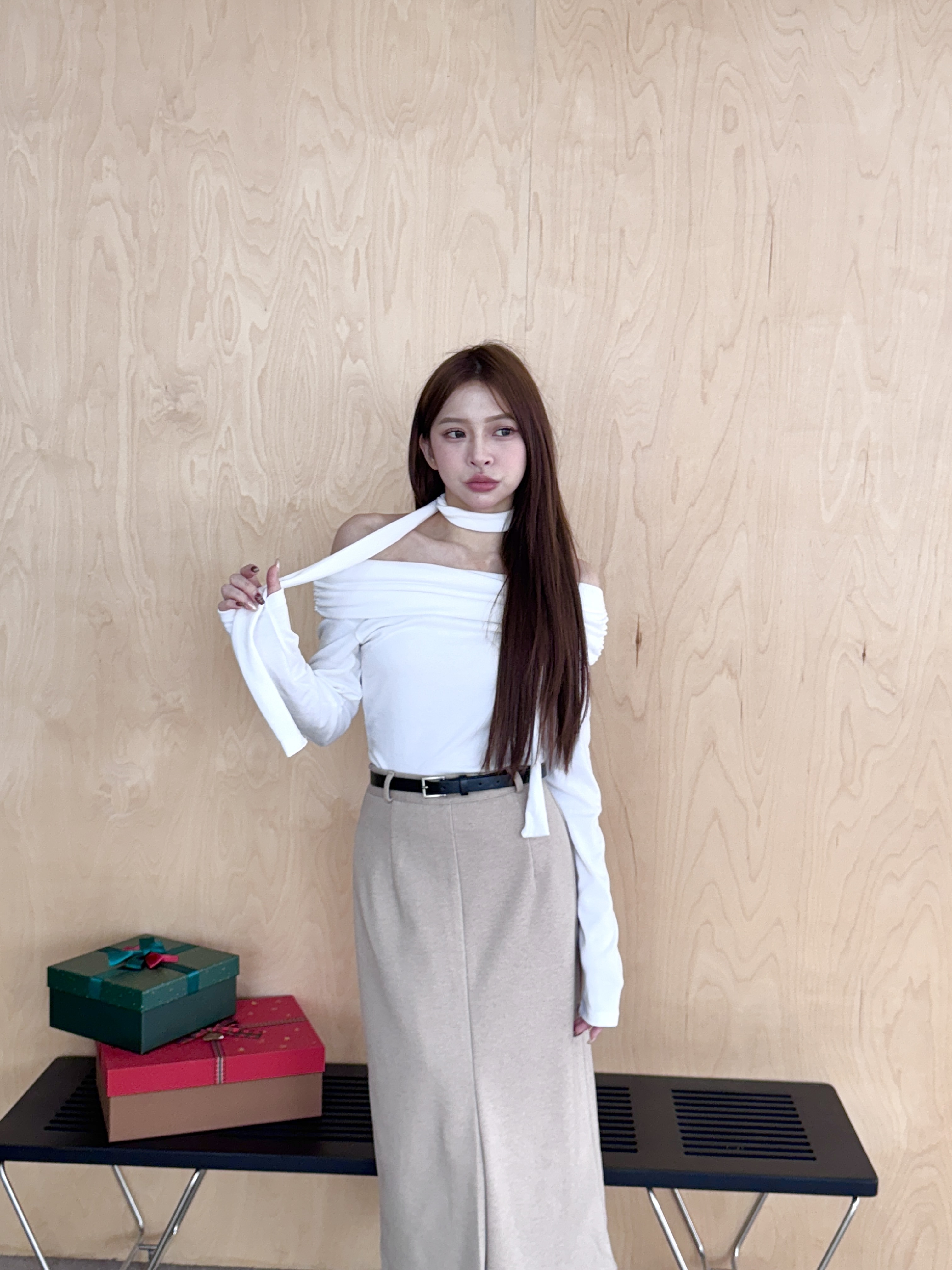 ᴋᴏʀᴇᴀ 現貨 繞脖一字領抓皺上衣