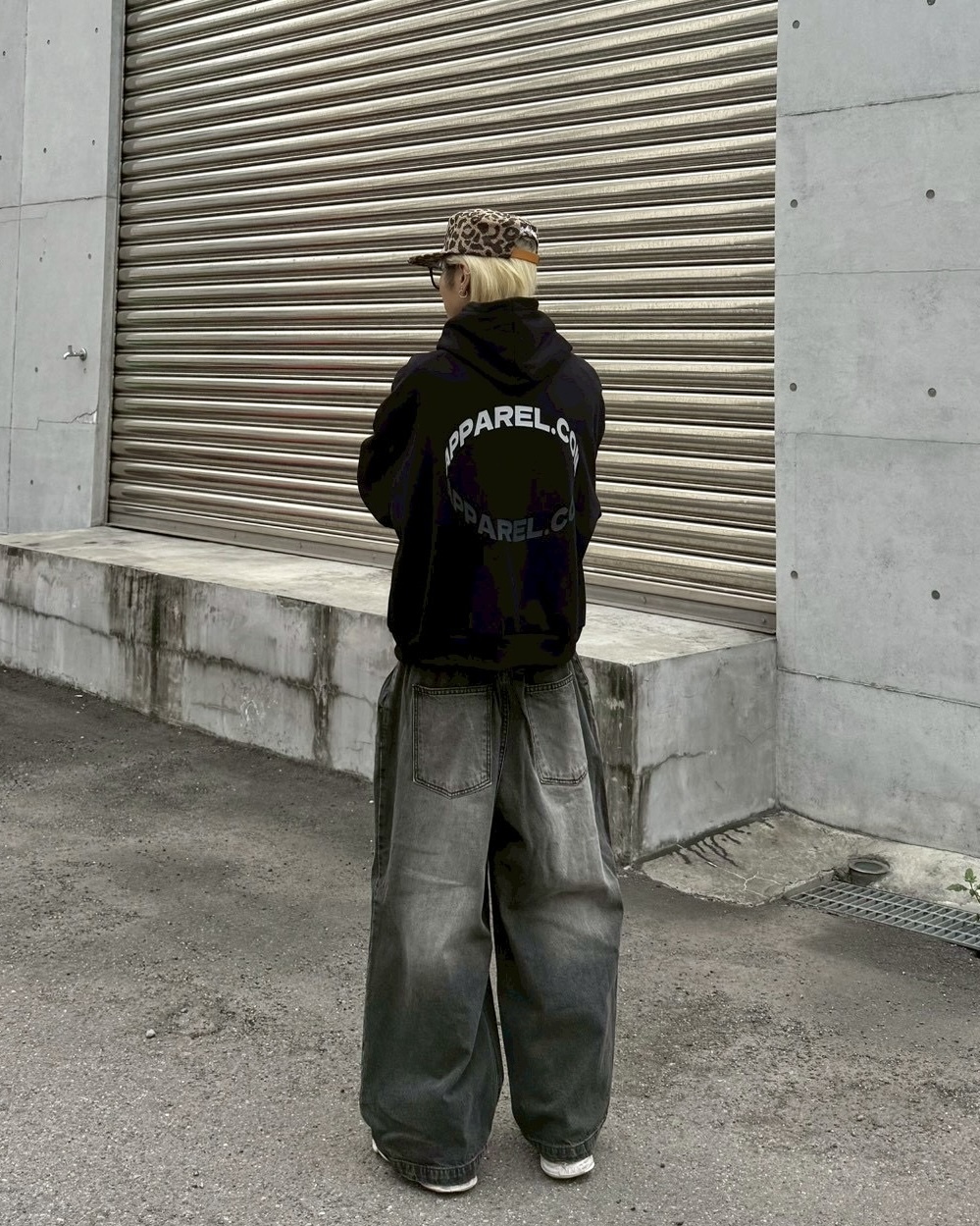 BOXY 環繞 字體 寬短 刷毛 連帽 長袖 帽T