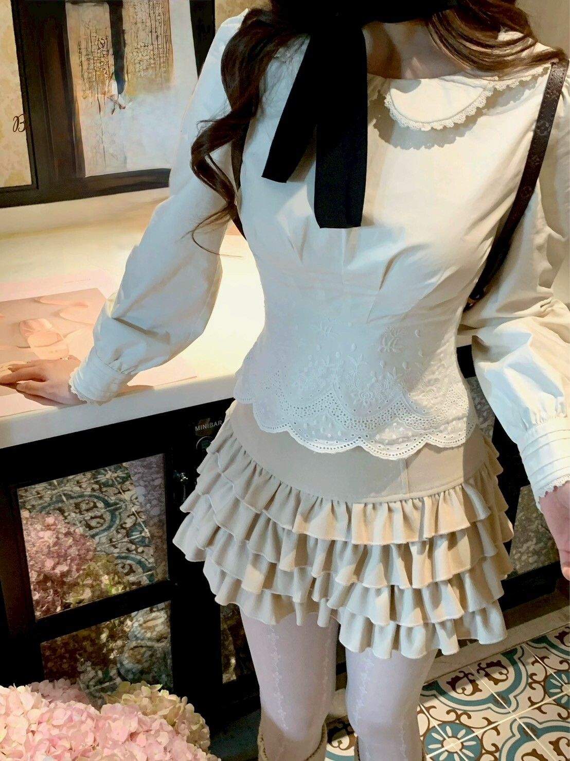 設計師家園領收腰下擺圓弧蕾絲後拉鏈上衣