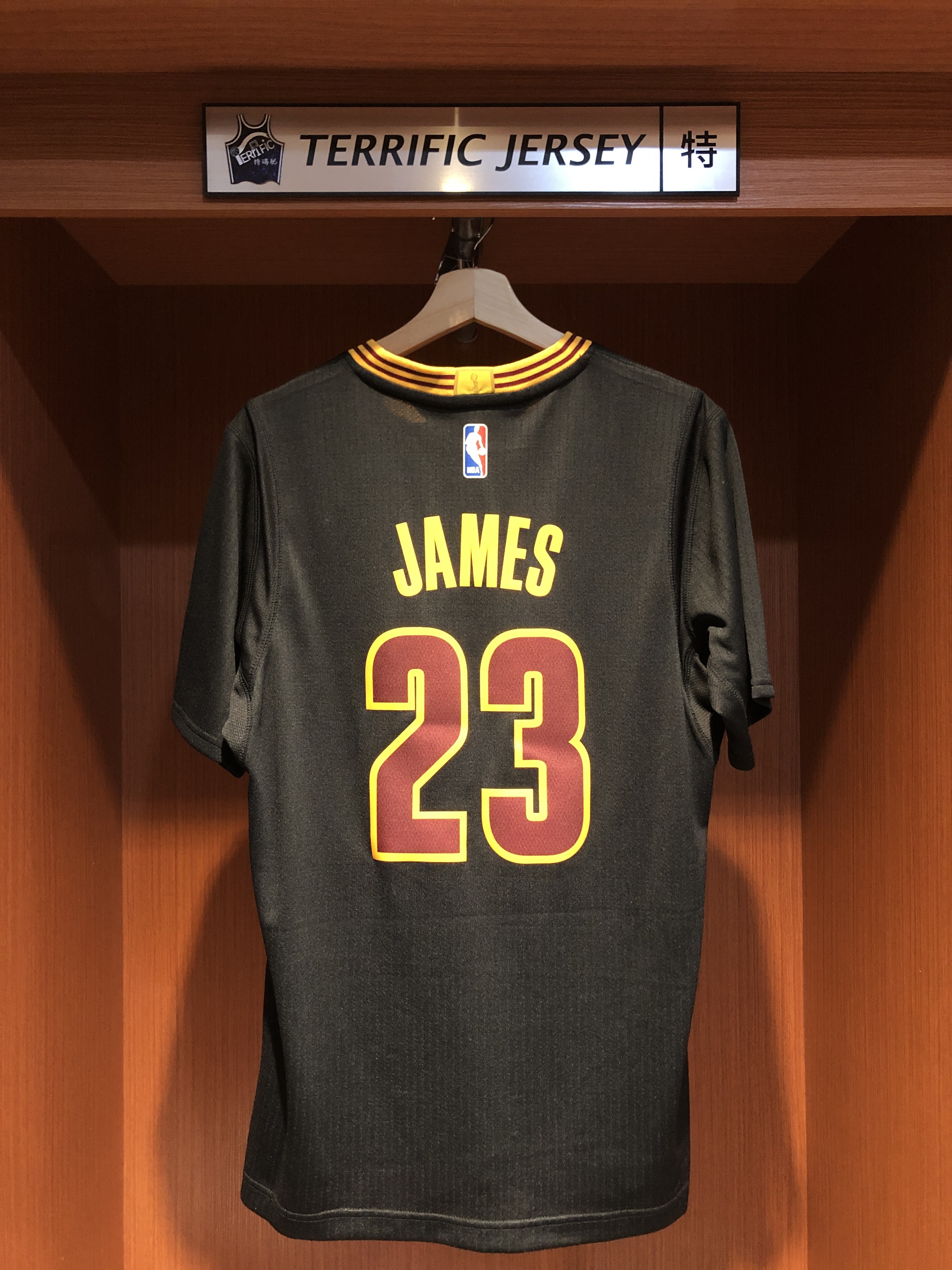 NBA球衣 Lebron James 克里夫蘭騎士黑短袖 冠軍紀念 Adidas Swingman 球迷版 熱轉印 全新