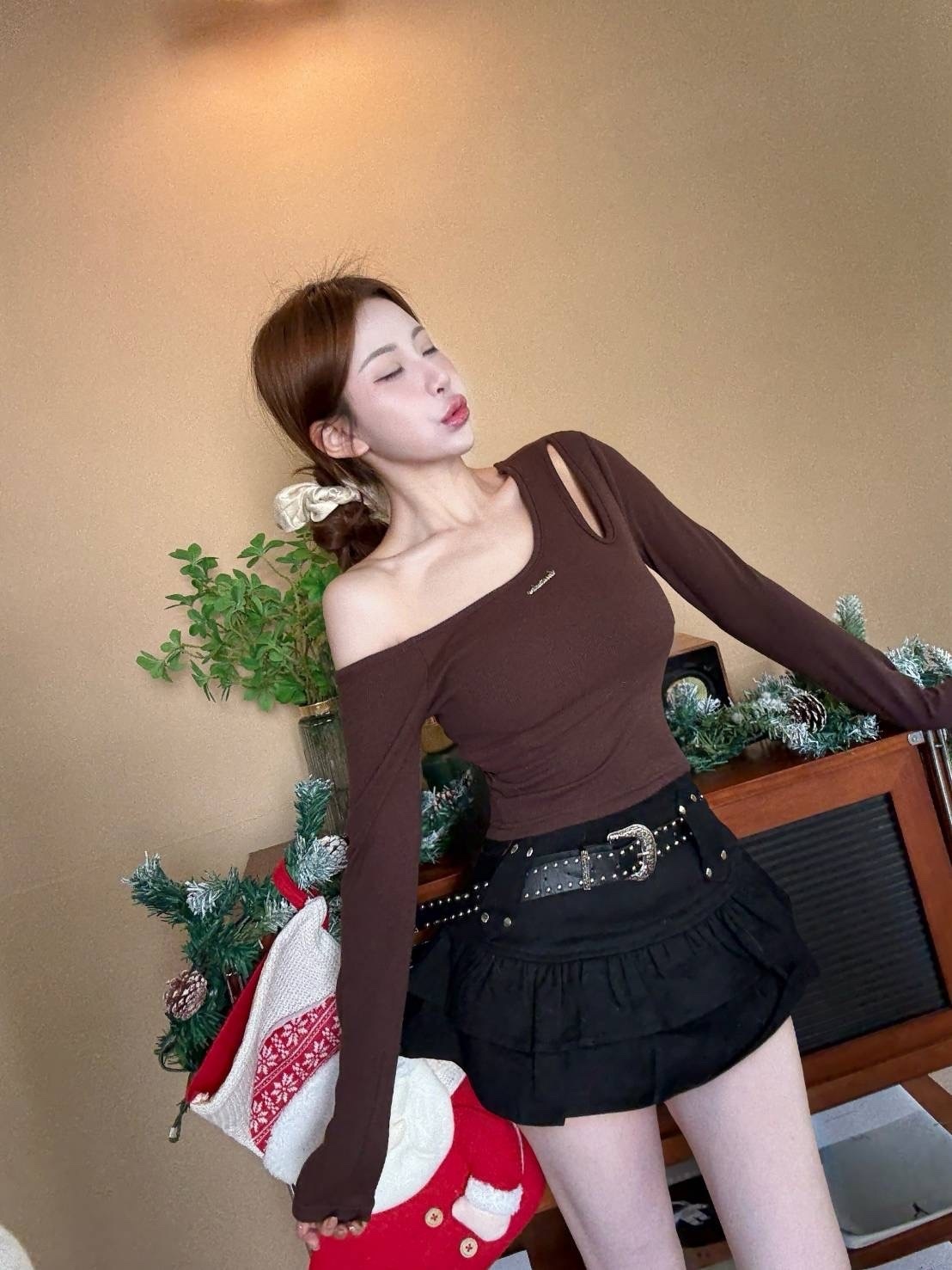 🇹🇼微辣小心機 | 斜肩鏤空 Bra Top