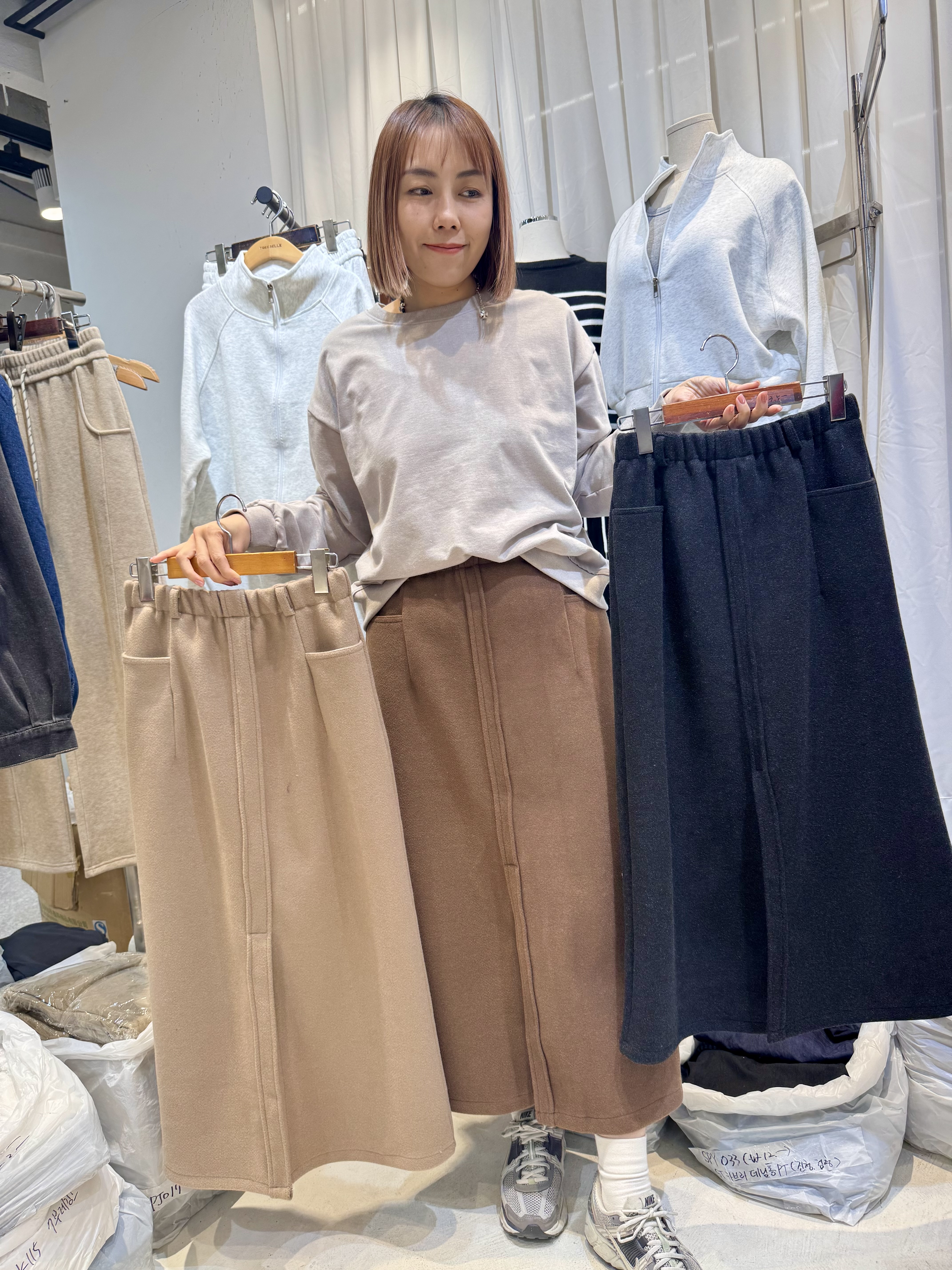 A1SF66絨料中長裙