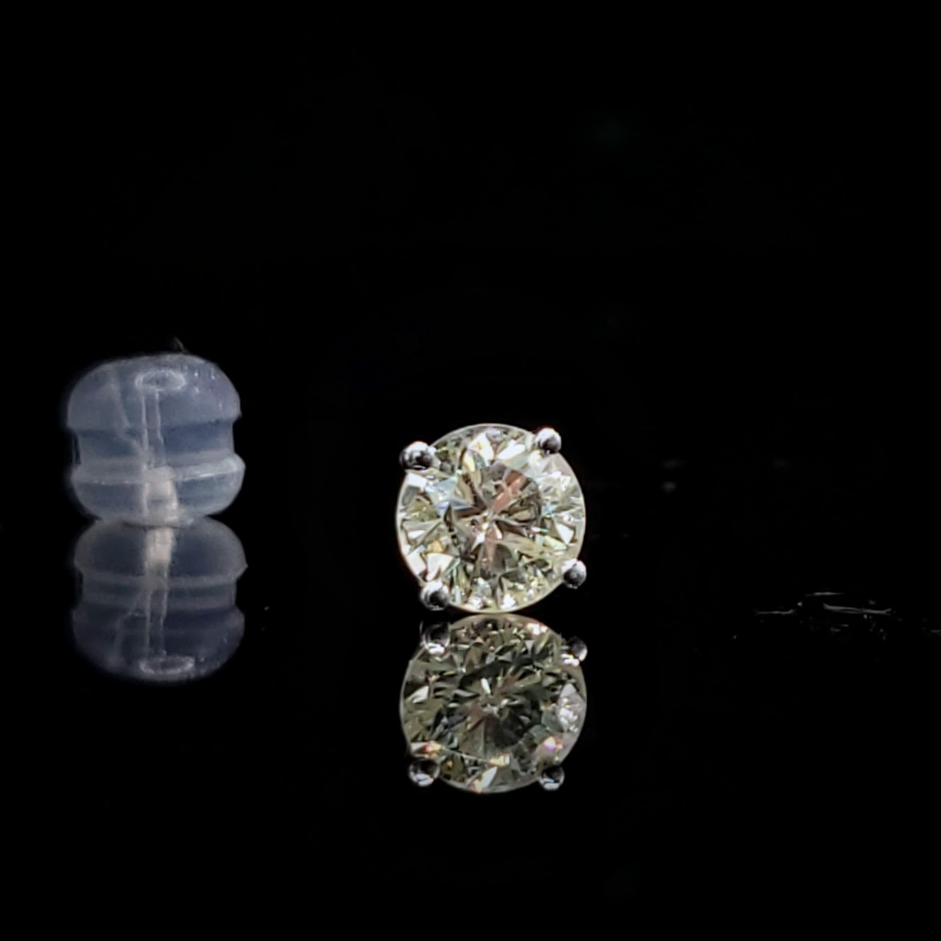 全新18K白金【主石57份淺黃鑽】單耳環